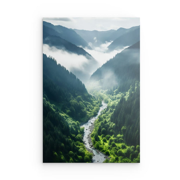 Verträumtes Flusstal - Nebelhafte Waldszenerie